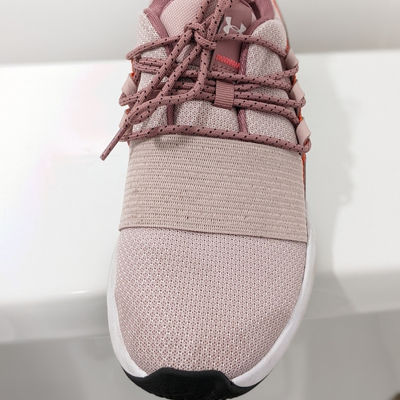 Under armour charged breathe bliss sneakers. - Picture 11 of 16